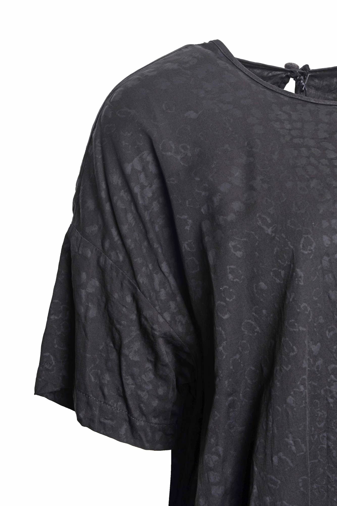
                  
                    STUDIO B3 TUNIC SUZIE NB 2140 BLACK
                  
                