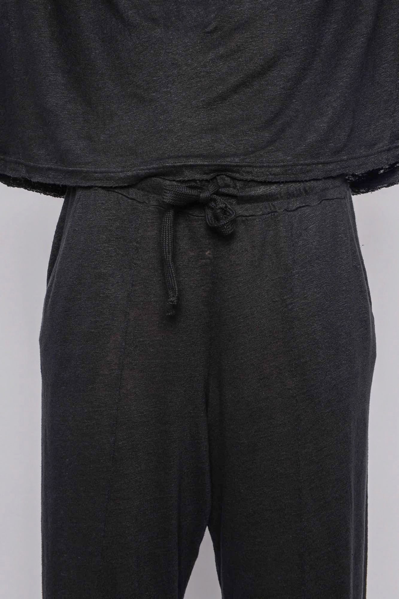 
                  
                    261.06.07 100% LINEN JERSEY 100 BLACK
                  
                