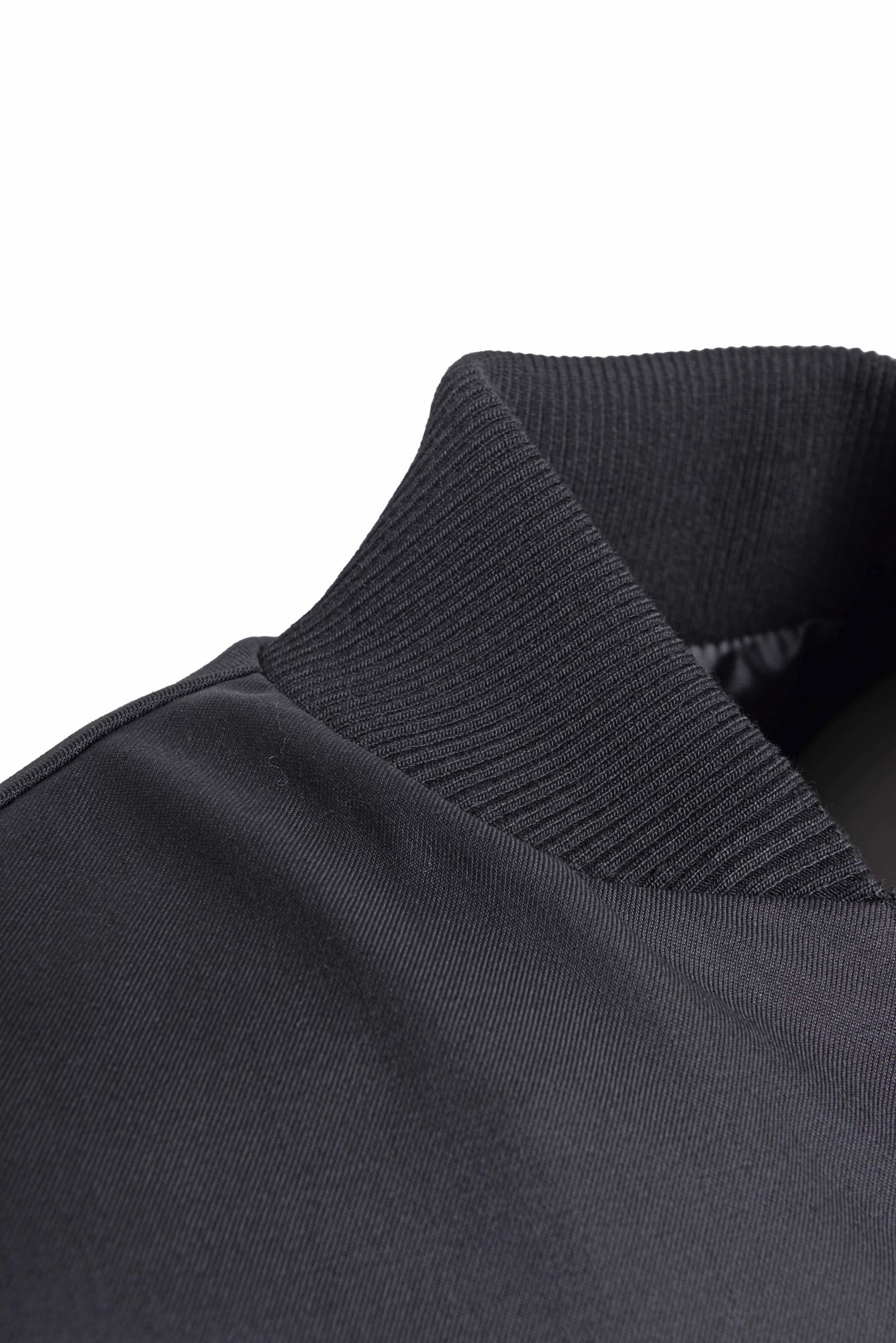 
                  
                    LA HAINE INSIDE US - P26053ZM1205 65%PL/35%CO 100 BLACK
                  
                