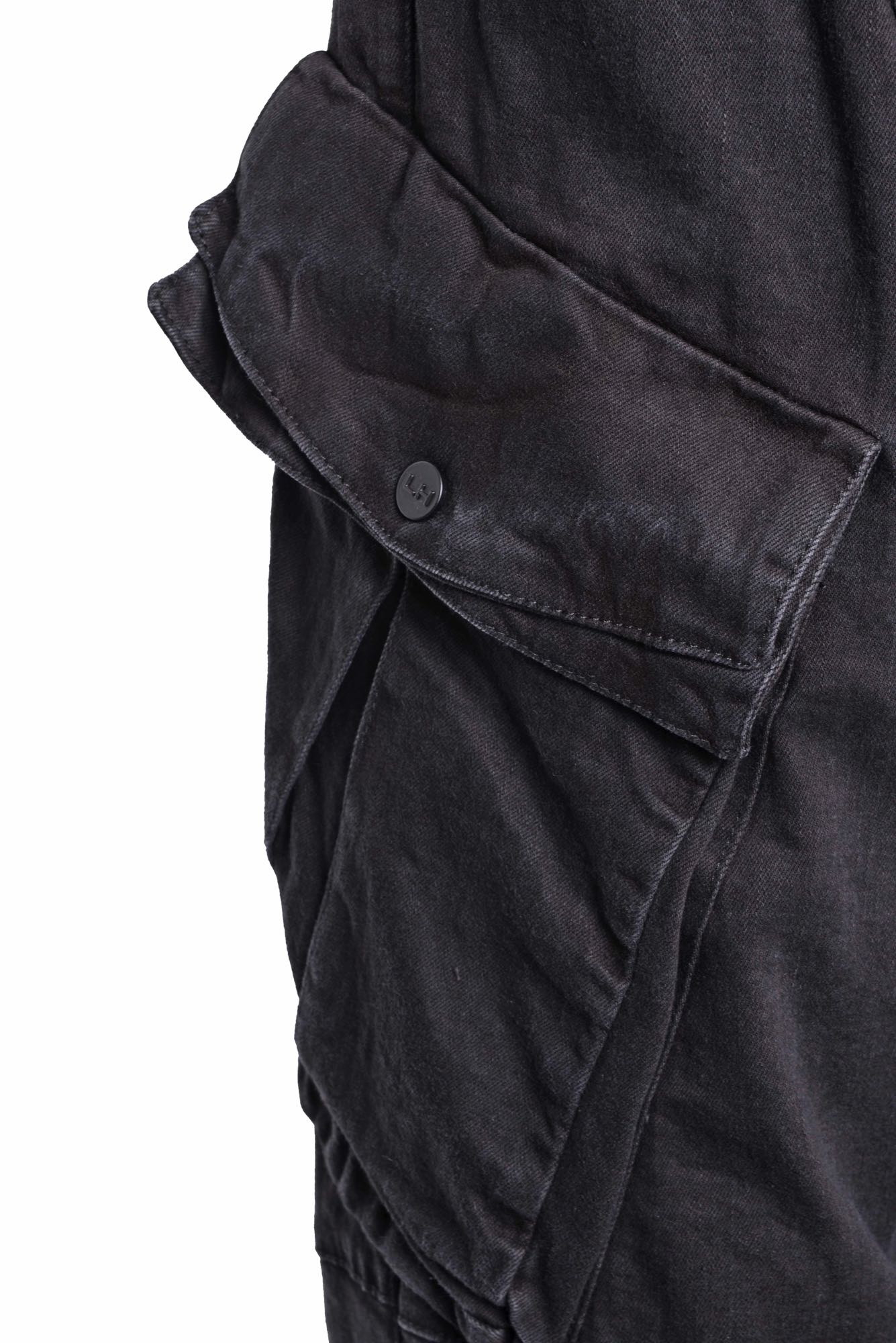 
                  
                    LA HAINE INSIDE US - A25033PM1176 99%CO 1%EA 100 BLACK
                  
                