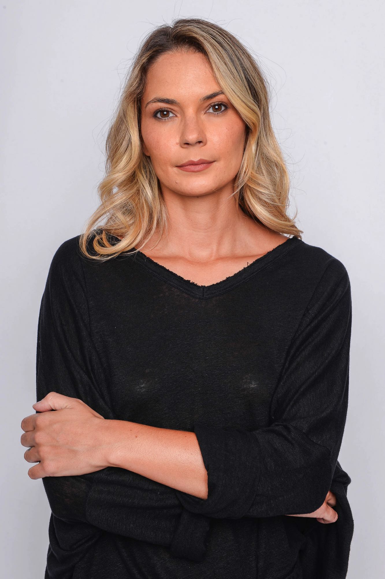 
                  
                    261.06.05 100% LINEN JERSEY 100 BLACK
                  
                