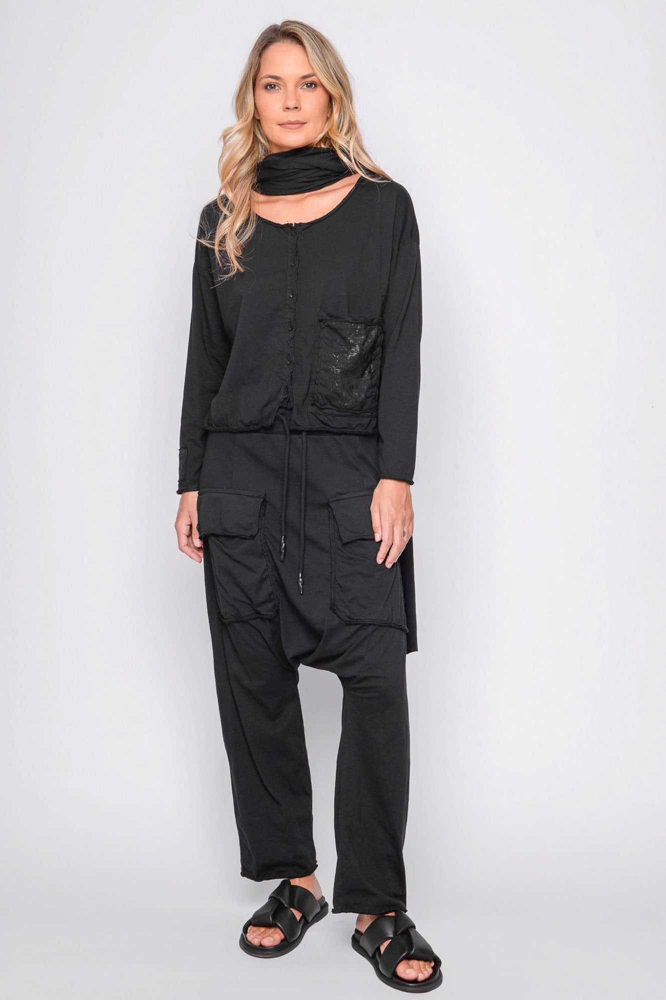 
                  
                    261.01.05 100% LIGHT JERSEY CO 100 BLACK
                  
                