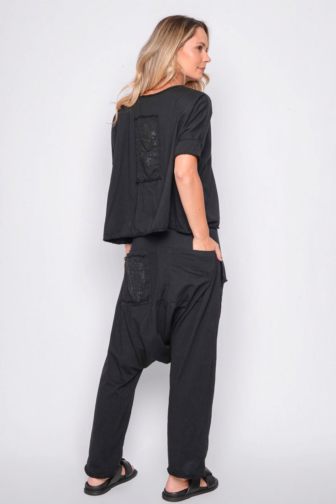 
                  
                    261.01.01 100% LIGHT JERSEY CO 100 BLACK
                  
                