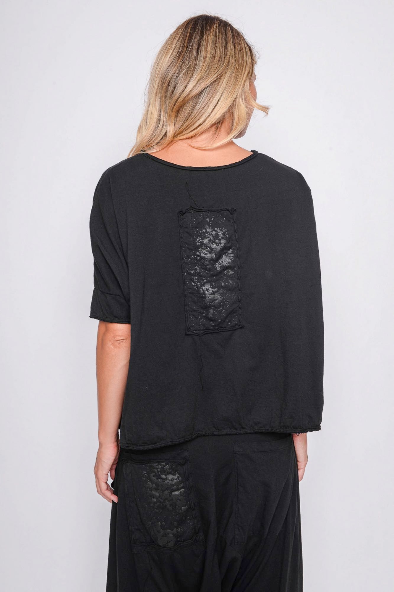 
                  
                    261.01.01 100% LIGHT JERSEY CO 100 BLACK
                  
                