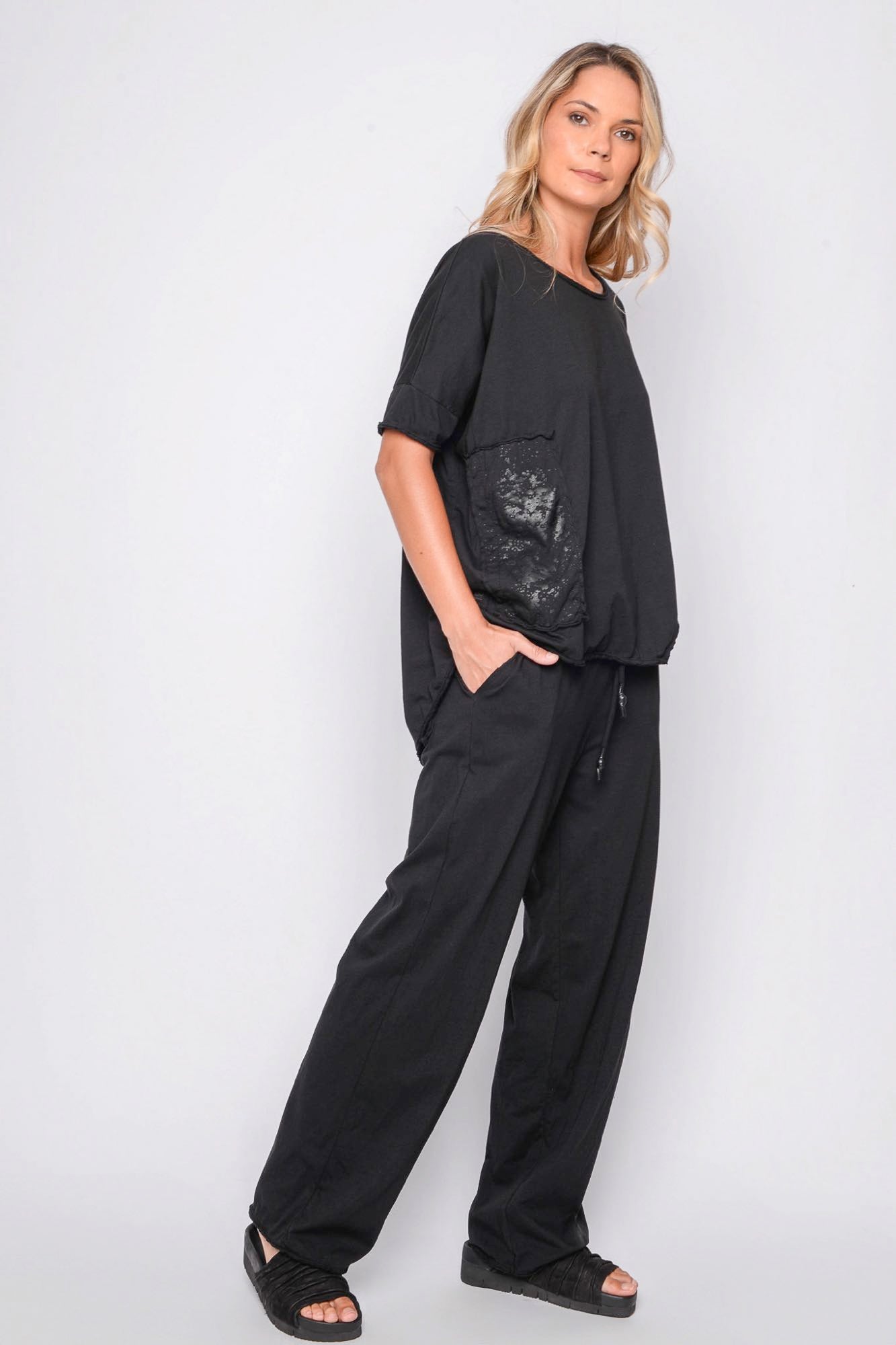 
                  
                    261.01.08 100% LIGHT JERSEY CO 100 BLACK
                  
                