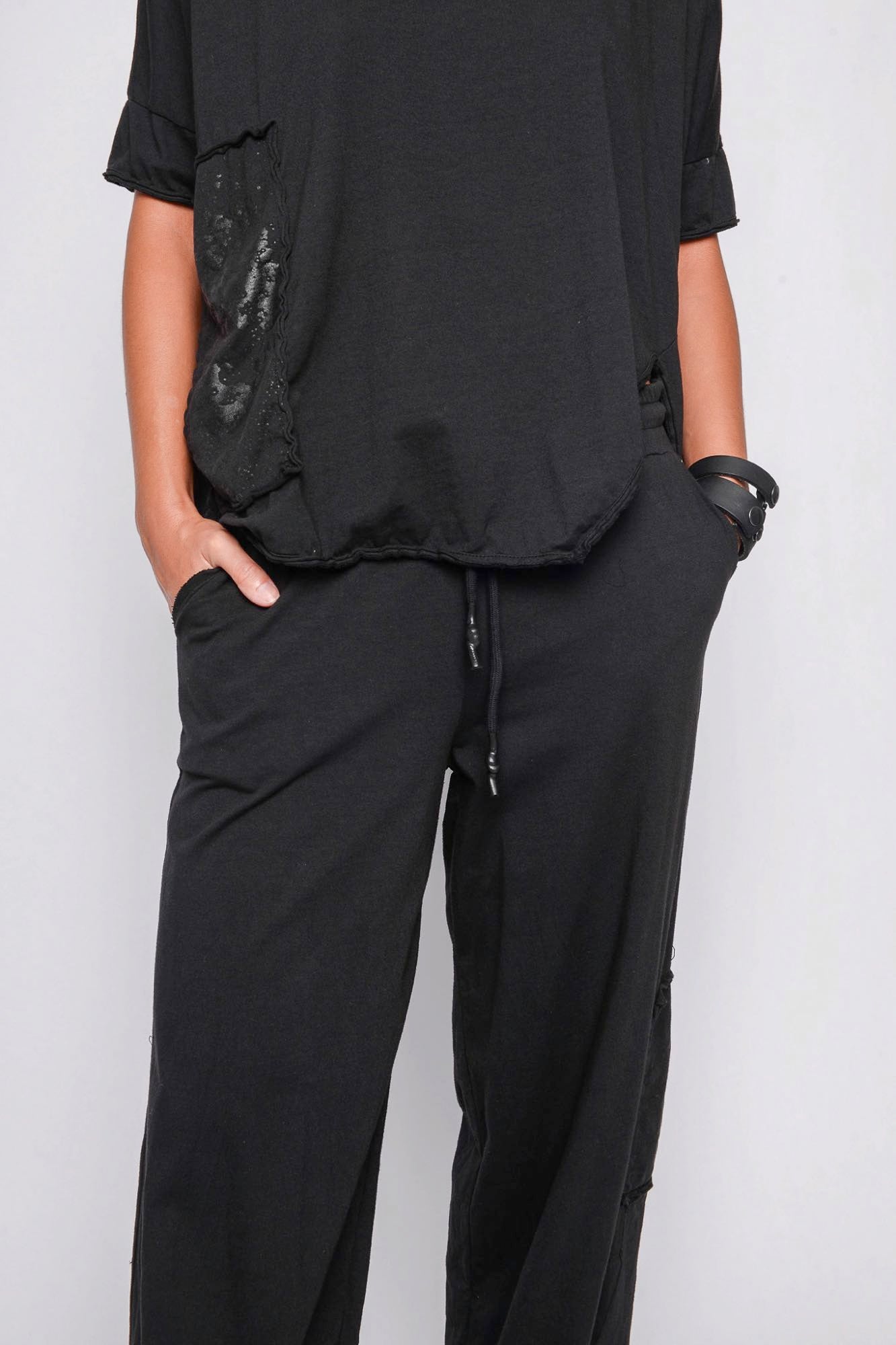 
                  
                    261.01.08 100% LIGHT JERSEY CO 100 BLACK
                  
                