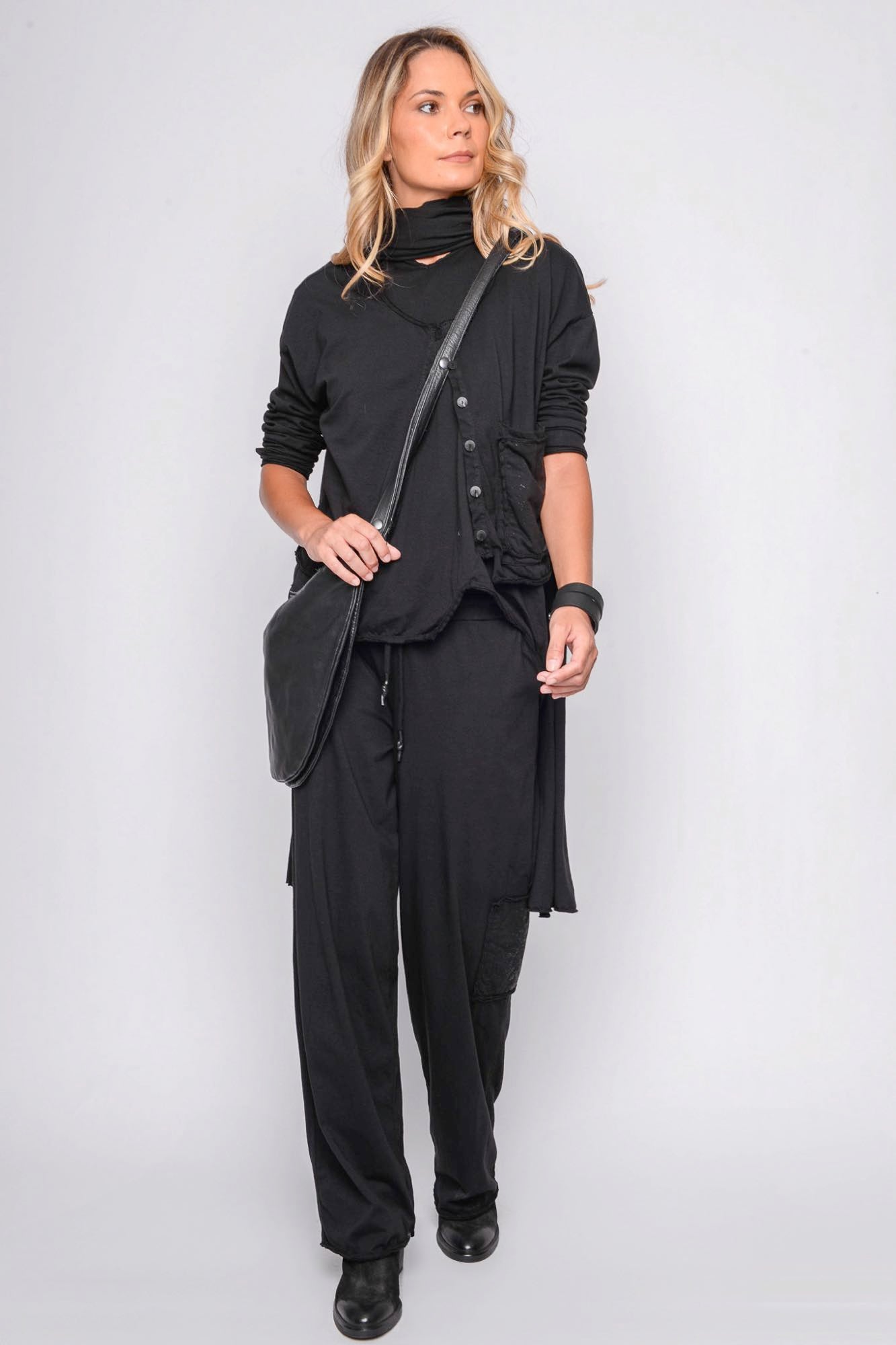 
                  
                    261.01.04 100% LIGHT JERSEY CO 100 BLACK
                  
                