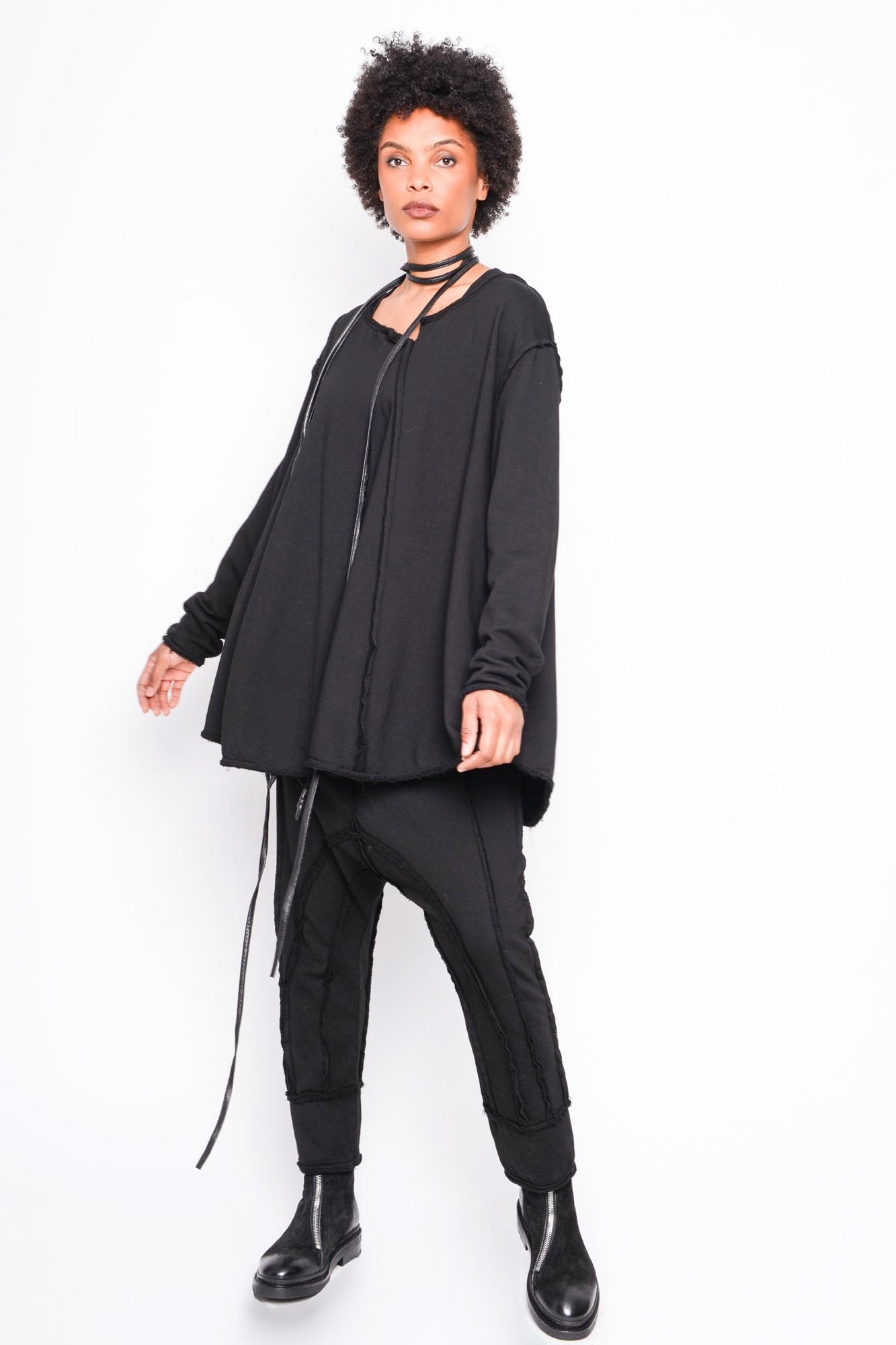 
                  
                    262.03.04 RV100 BLACK
                  
                