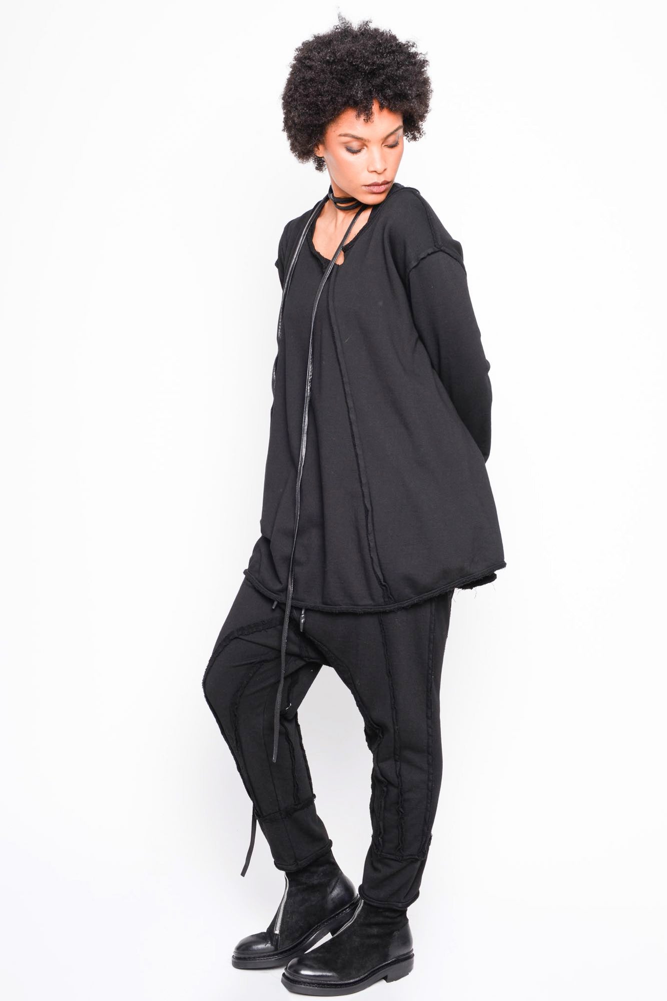 
                  
                    262.03.04 RV100 BLACK
                  
                