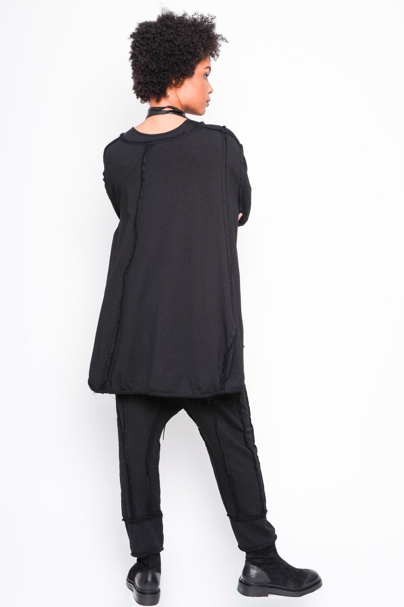 
                  
                    262.03.04 RV100 BLACK
                  
                