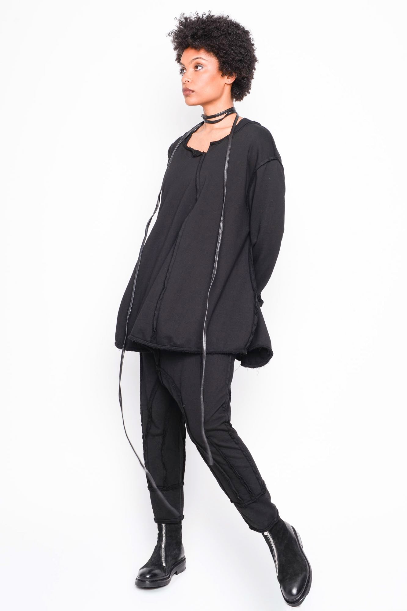 
                  
                    262.03.04 RV100 BLACK
                  
                