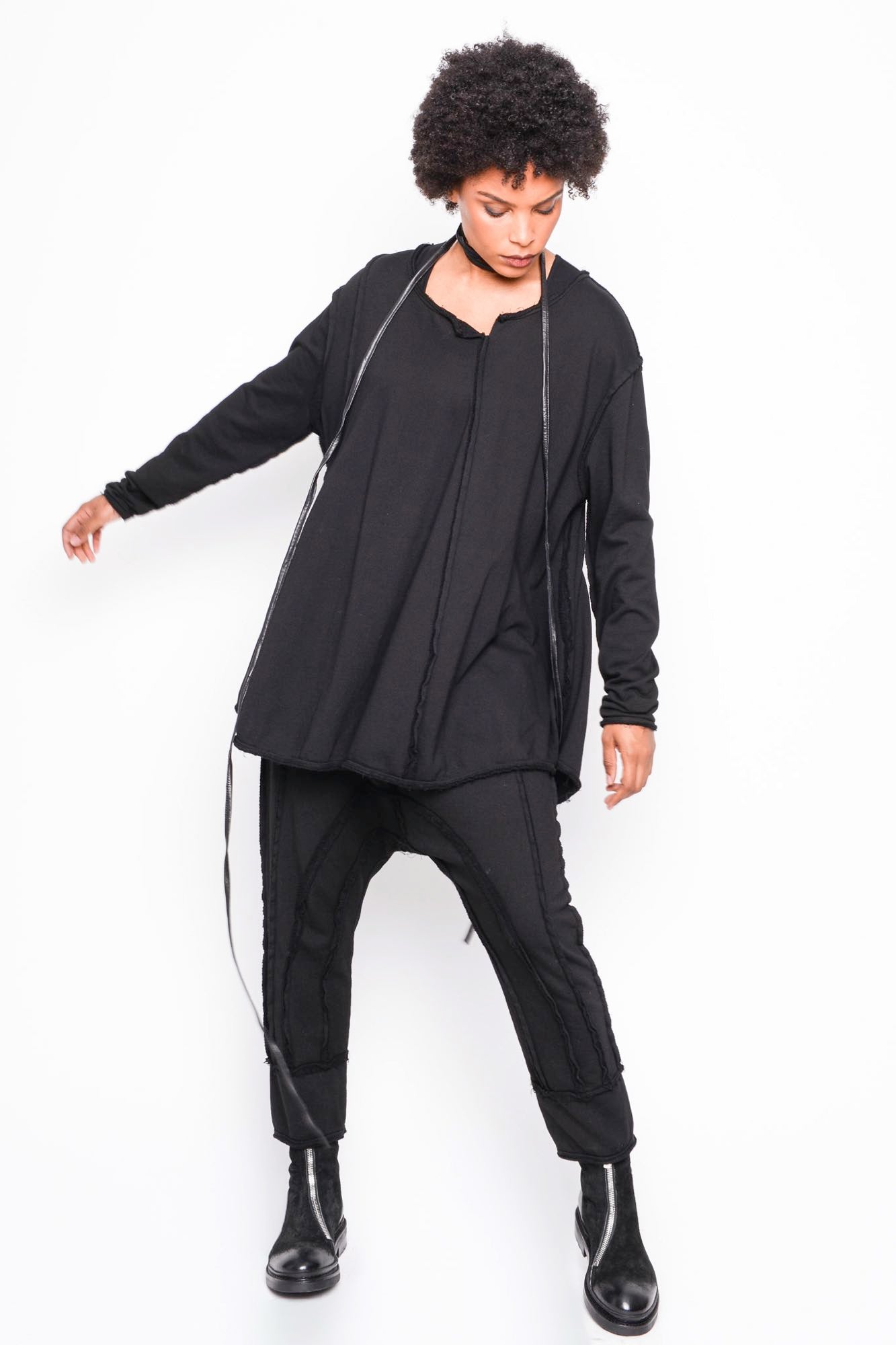 
                  
                    262.03.04 RV100 BLACK
                  
                