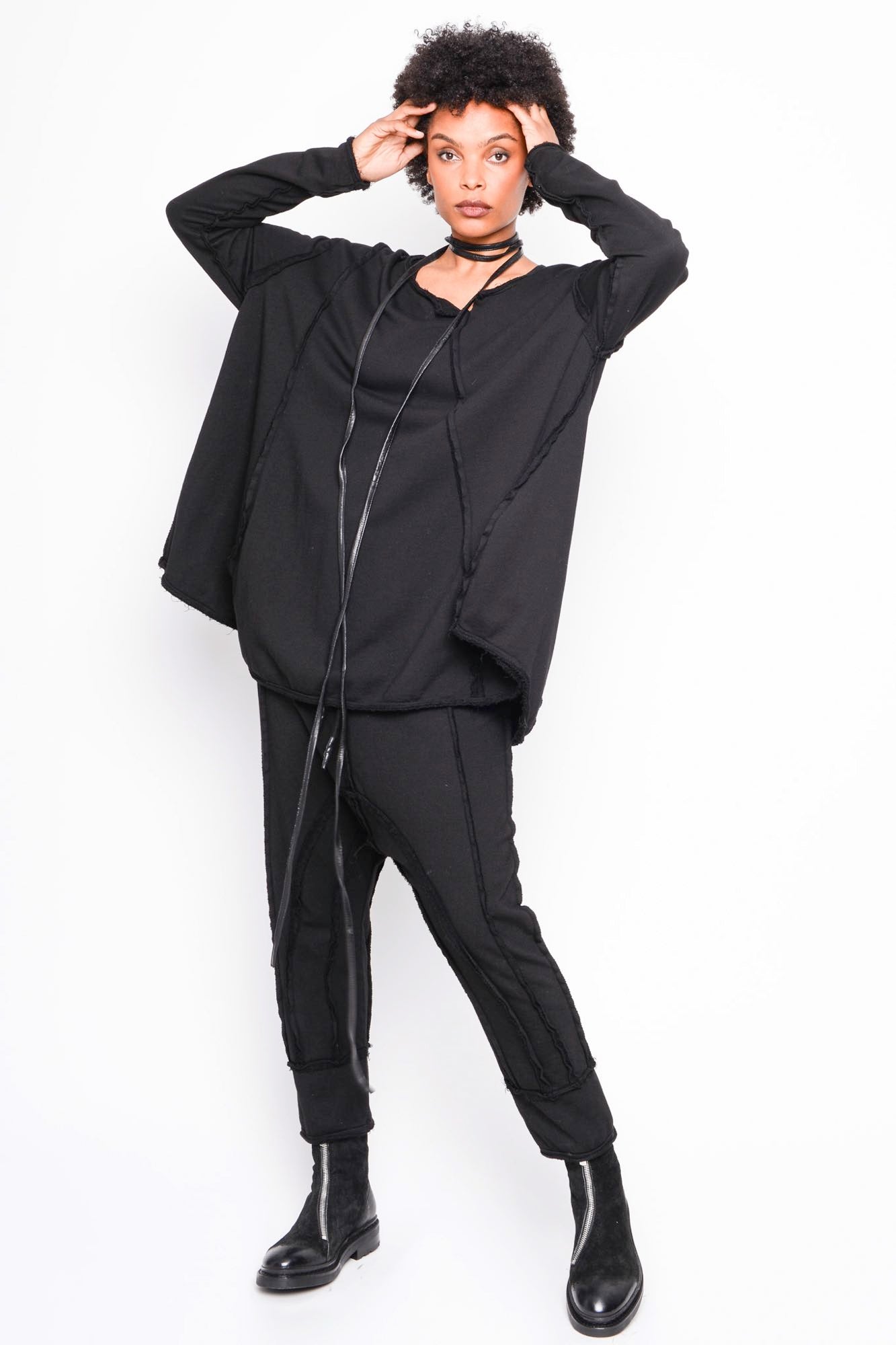 
                  
                    262.03.04 RV100 BLACK
                  
                