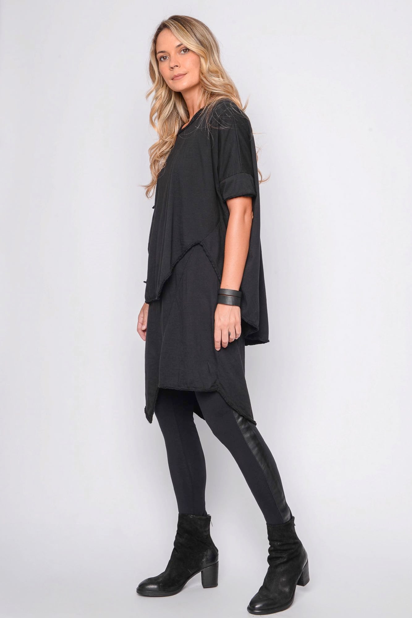 
                  
                    261.01.03 100% LIGHT JERSEY CO 100 BLACK
                  
                