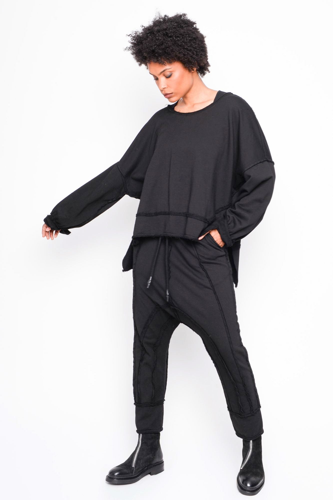 
                  
                    262.03.02 RV100 BLACK
                  
                