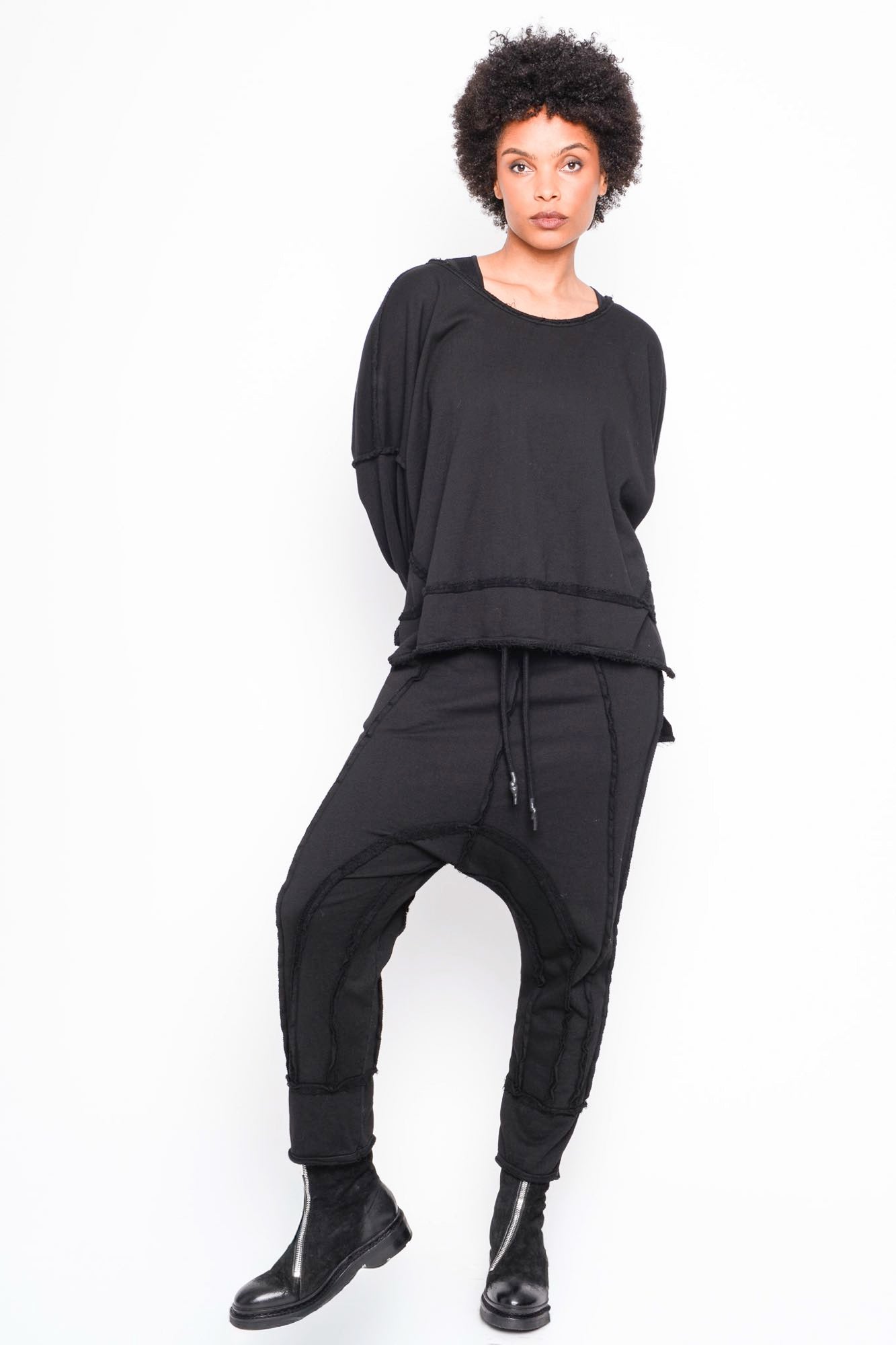 
                  
                    262.03.02 RV100 BLACK
                  
                