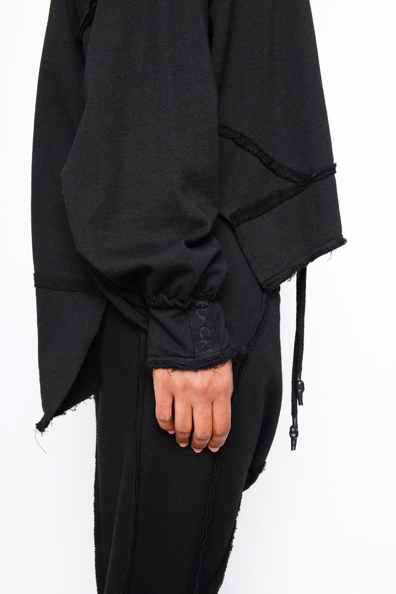 
                  
                    262.03.06 RV100 BLACK
                  
                