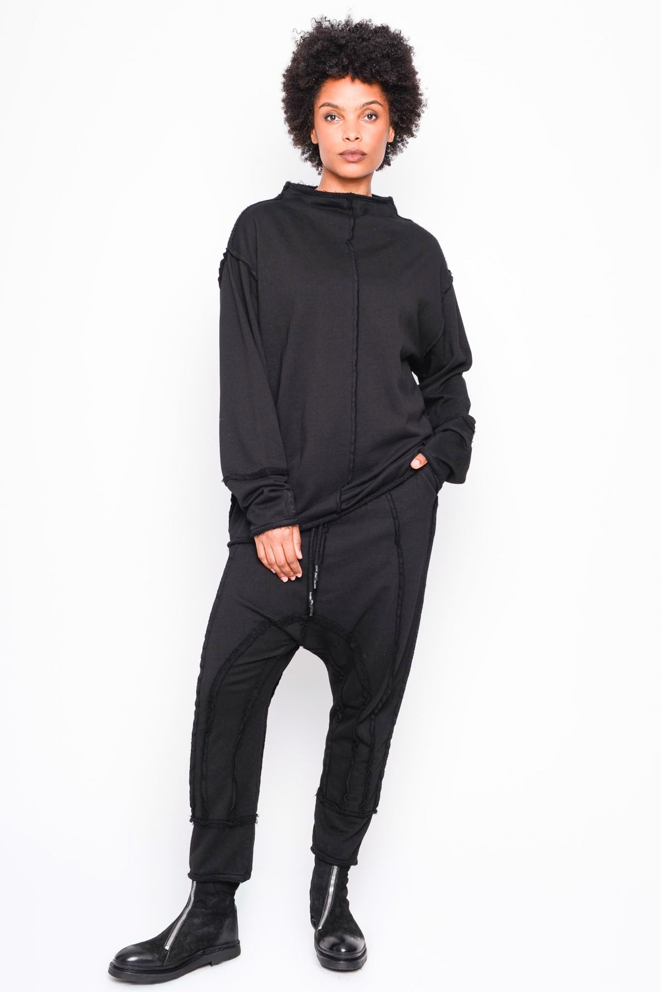 
                  
                    262.03.07 RV100 BLACK
                  
                