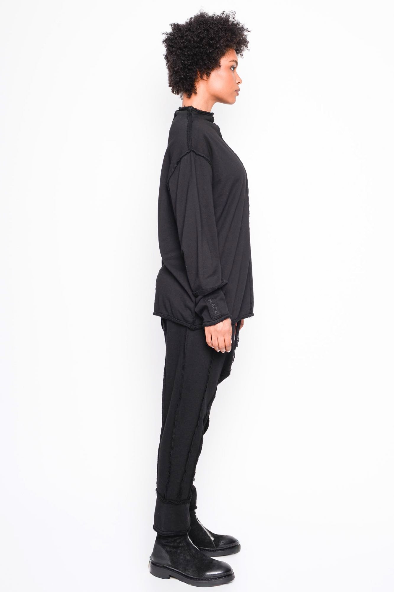 
                  
                    262.03.07 RV100 BLACK
                  
                