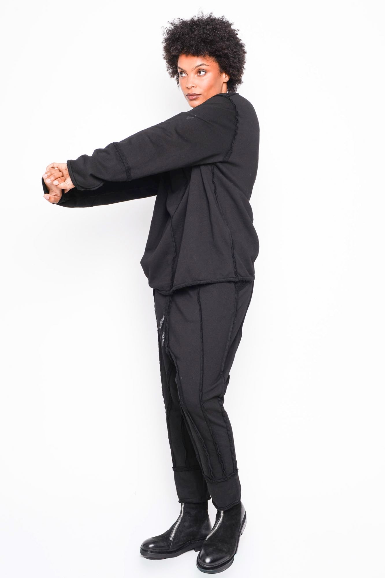 
                  
                    262.03.07 RV100 BLACK
                  
                