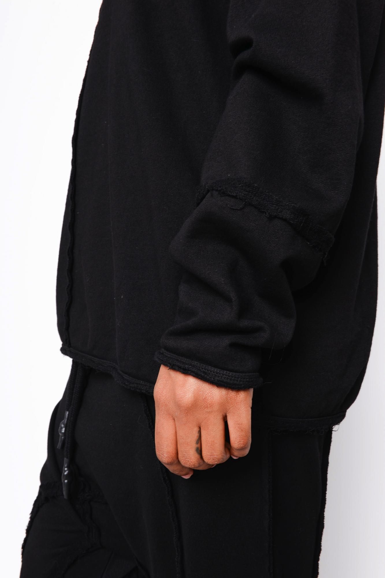 
                  
                    262.03.07 RV100 BLACK
                  
                
