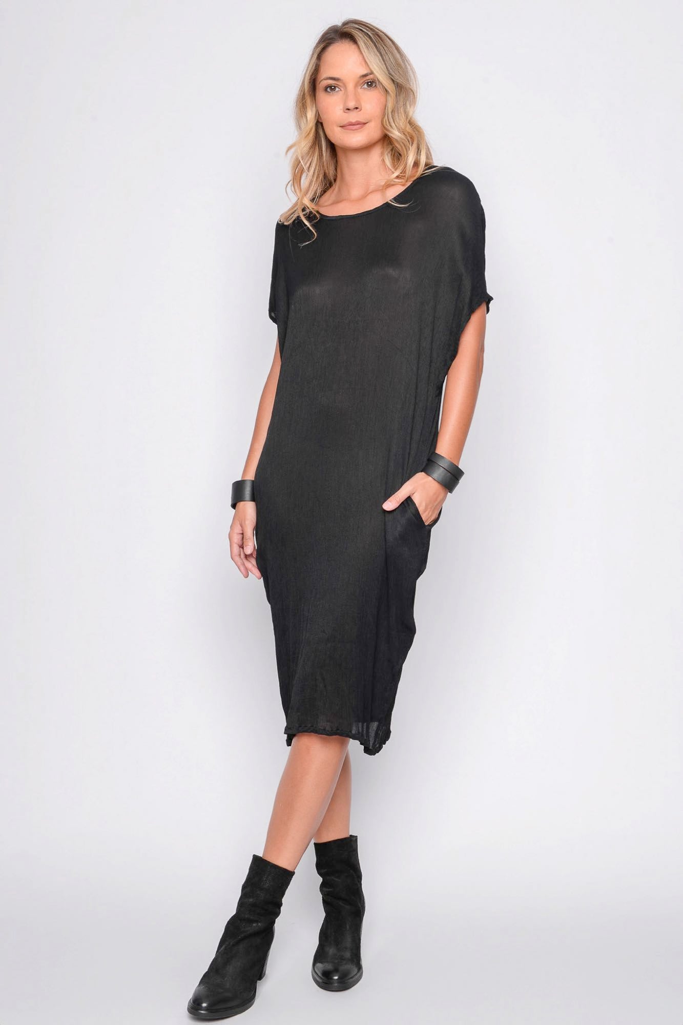 
                  
                    261.11.04 100% MODAL CRINKLE 100 BLACK
                  
                