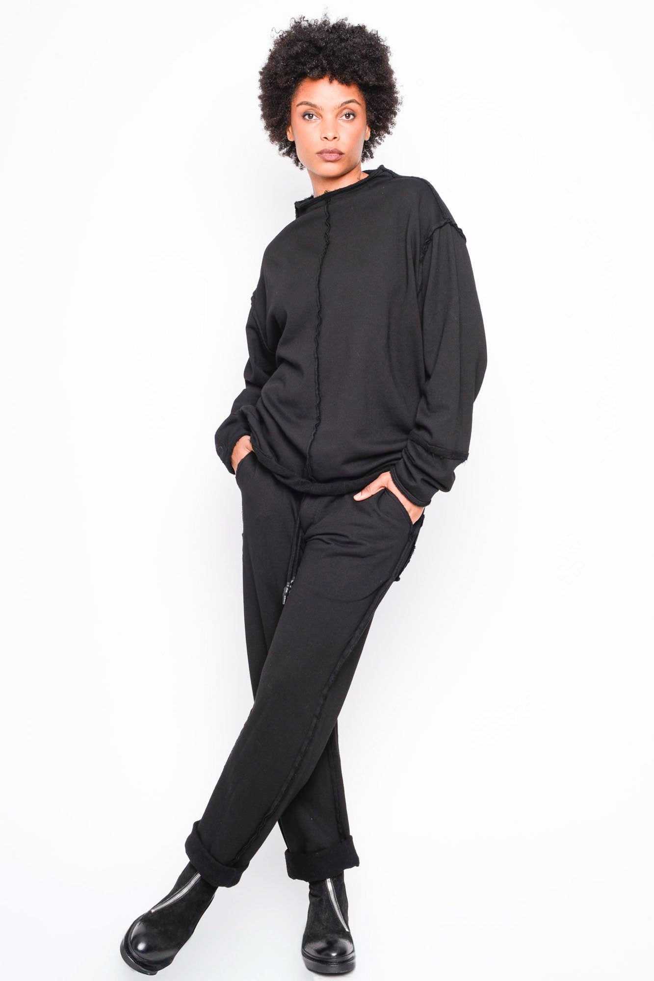
                  
                    262.03.05 RV100 BLACK
                  
                