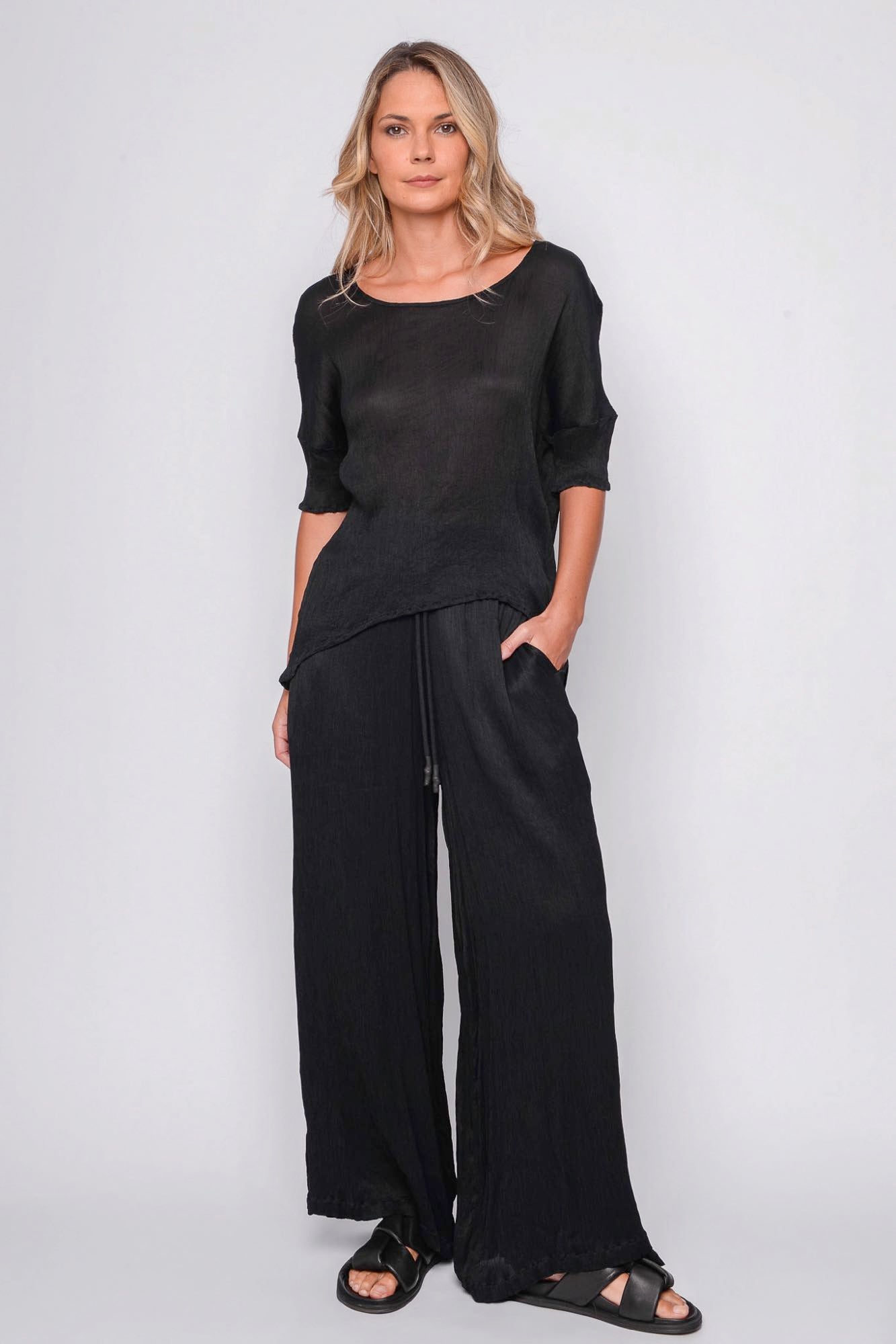 
                  
                    261.11.07 100% MODAL CRINKLE 100 BLACK
                  
                