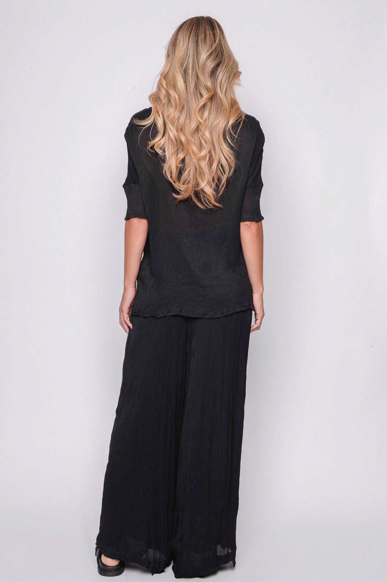 
                  
                    261.11.07 100% MODAL CRINKLE 100 BLACK
                  
                