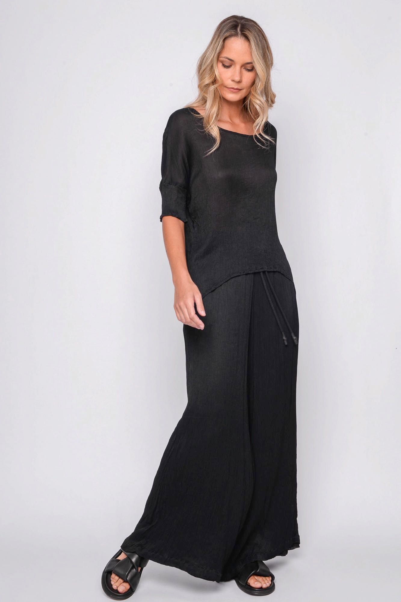 
                  
                    261.11.07 100% MODAL CRINKLE 100 BLACK
                  
                