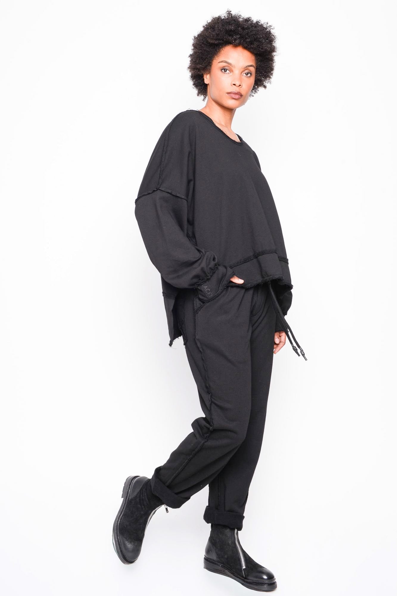 
                  
                    262.03.06 RV100 BLACK
                  
                
