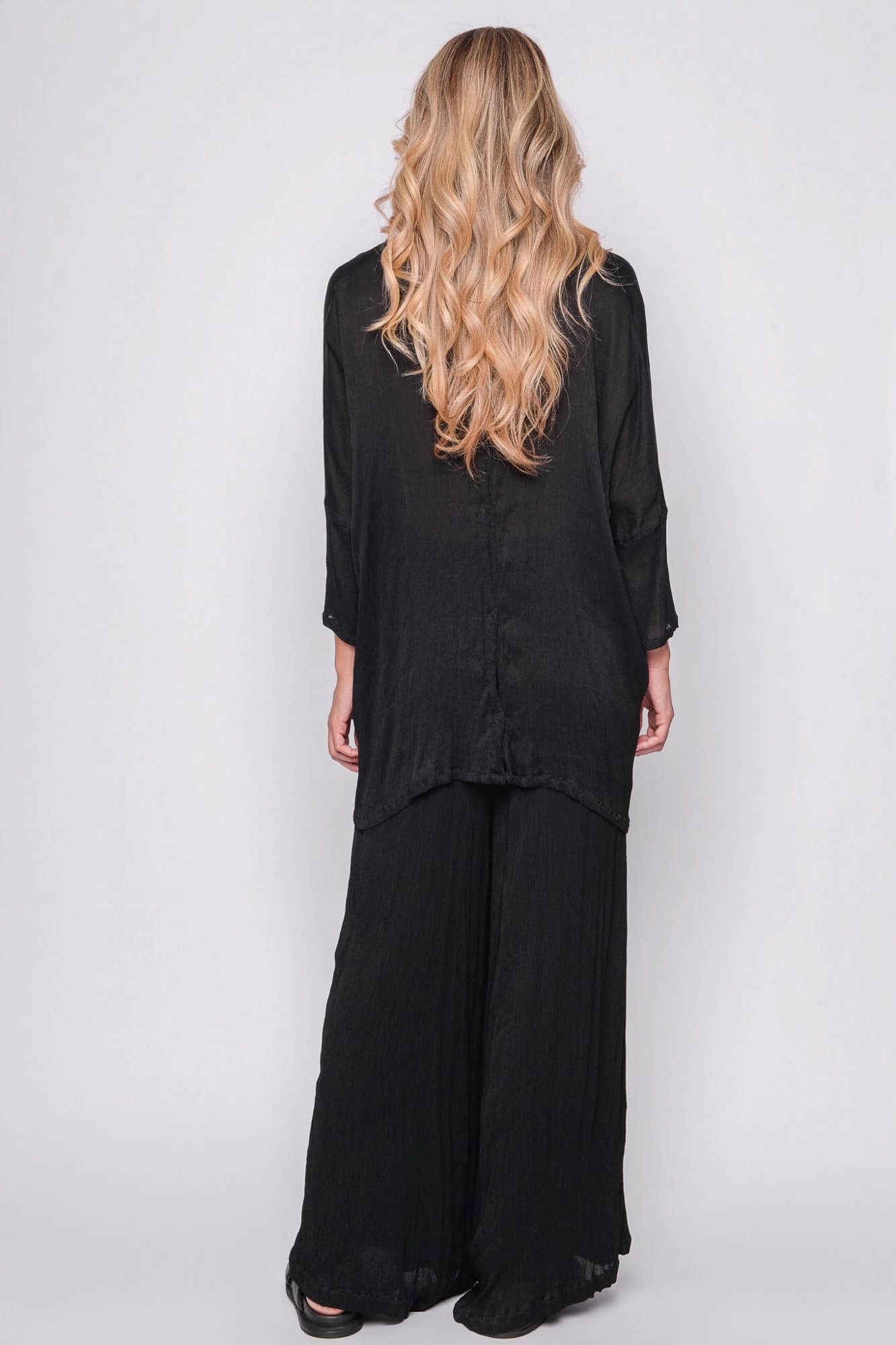 
                  
                    261.11.03 100% MODAL CRINKLE 100 BLACK
                  
                