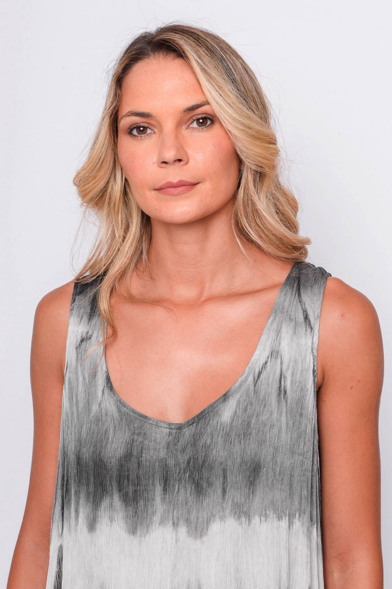 
                  
                    261.11.05 100% MODAL CRINKLE 119 TIE DYE
                  
                