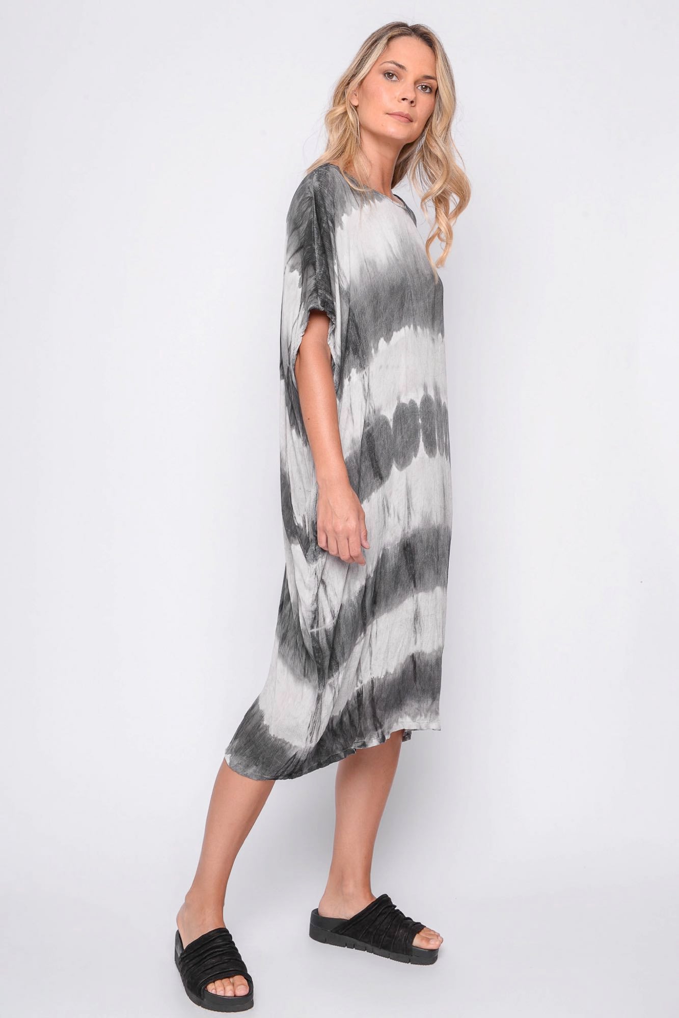 
                  
                    261.11.04 100% MODAL CRINKLE 119 TIE DYE
                  
                