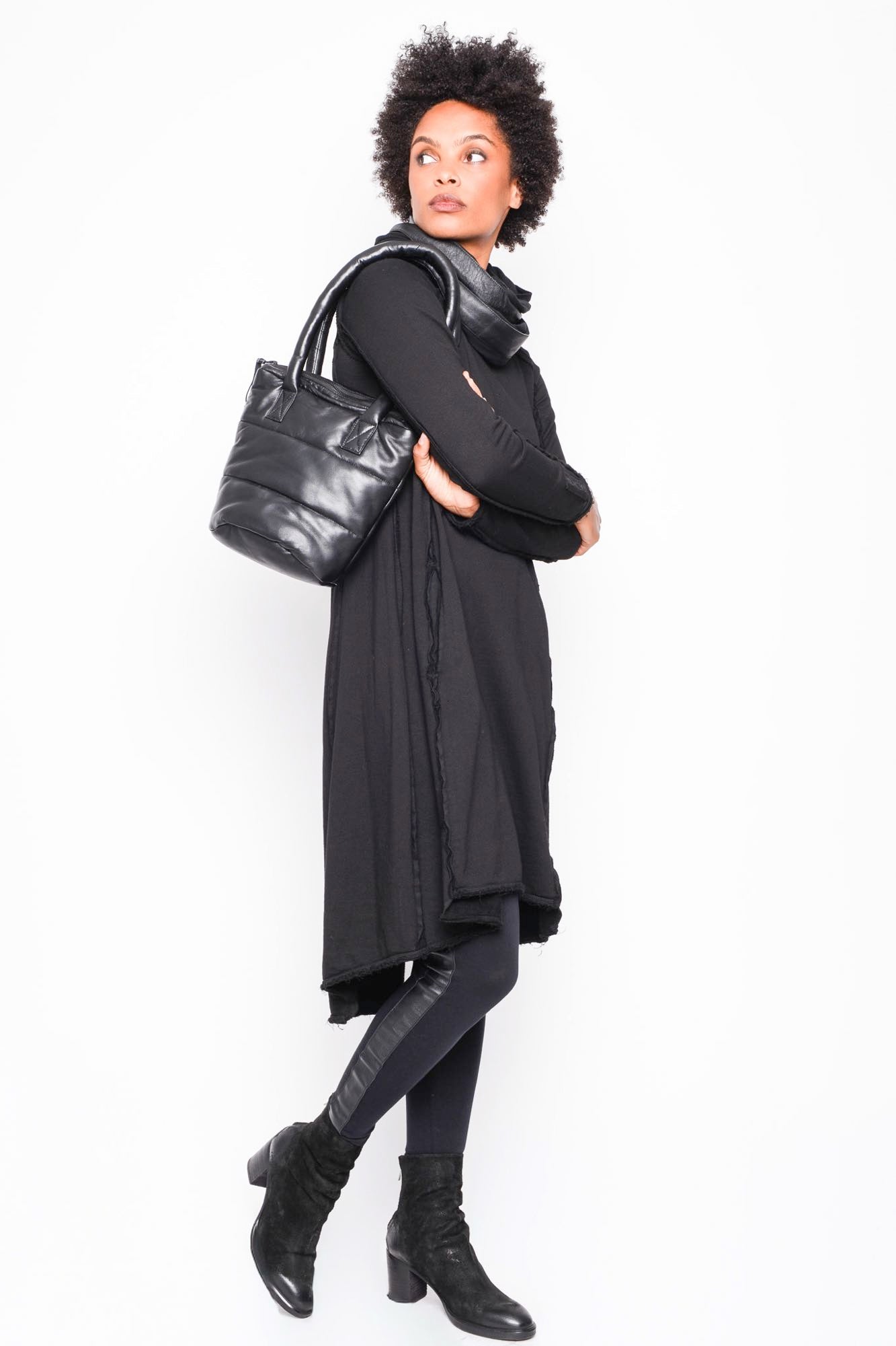 
                  
                    B40.262.40.17 100 BLACK
                  
                