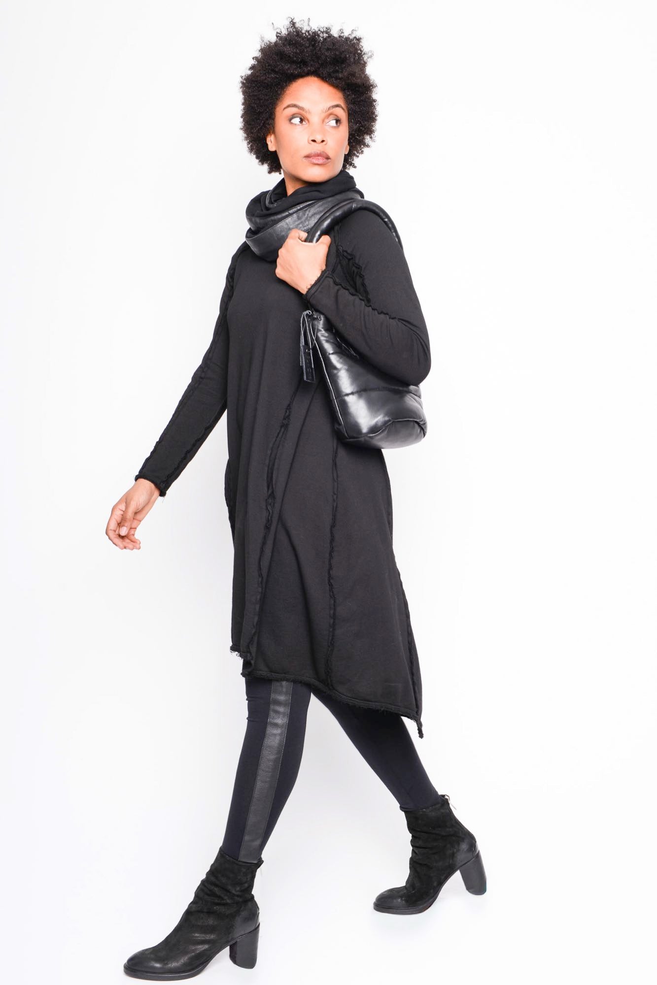 
                  
                    B40.262.40.17 100 BLACK
                  
                