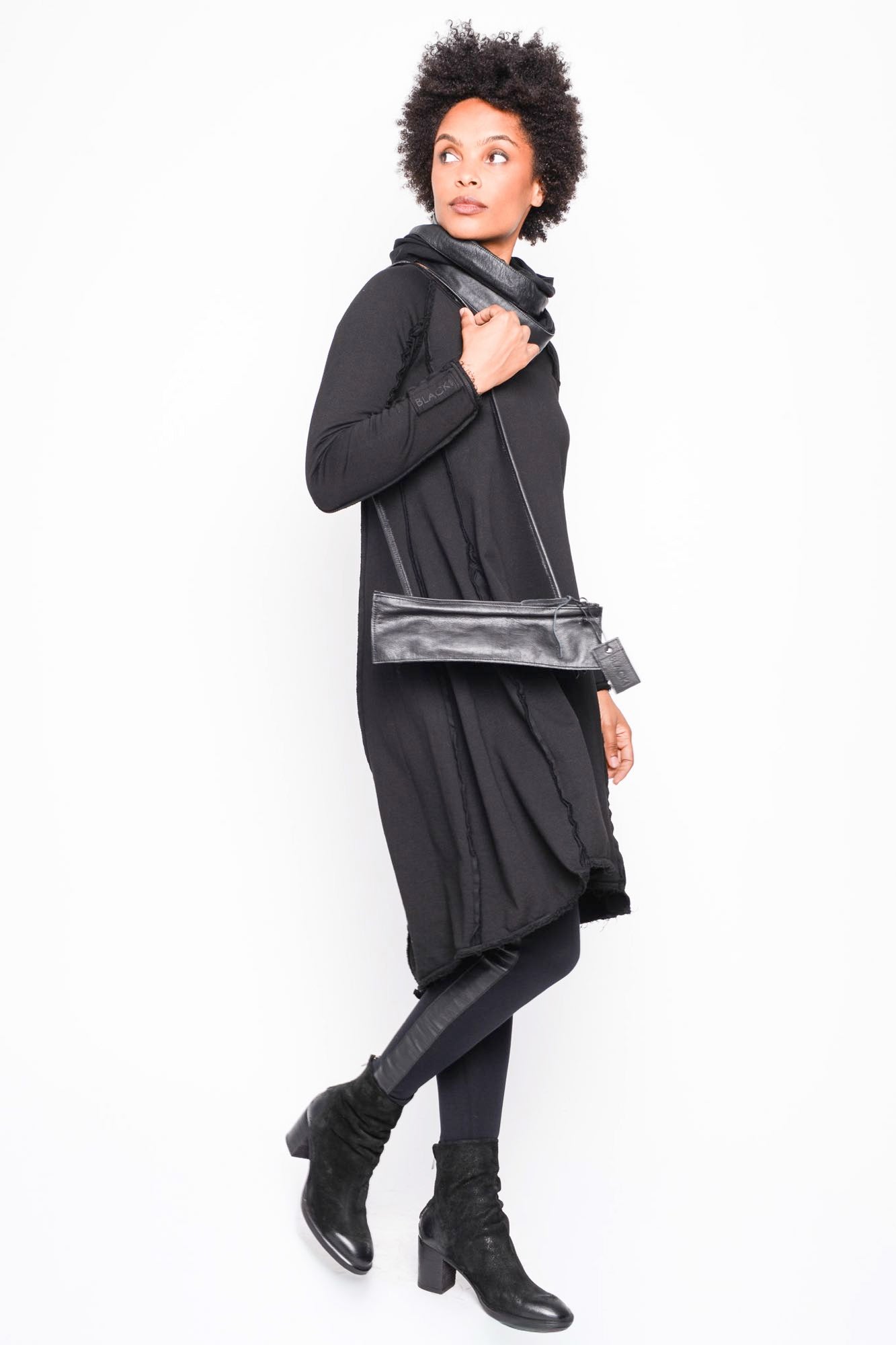 
                  
                    B40.262.40.26 100 BLACK
                  
                