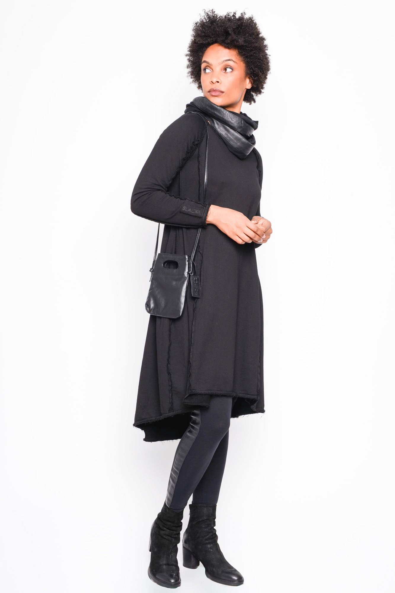 
                  
                    B40.262.40.13 100 BLACK
                  
                
