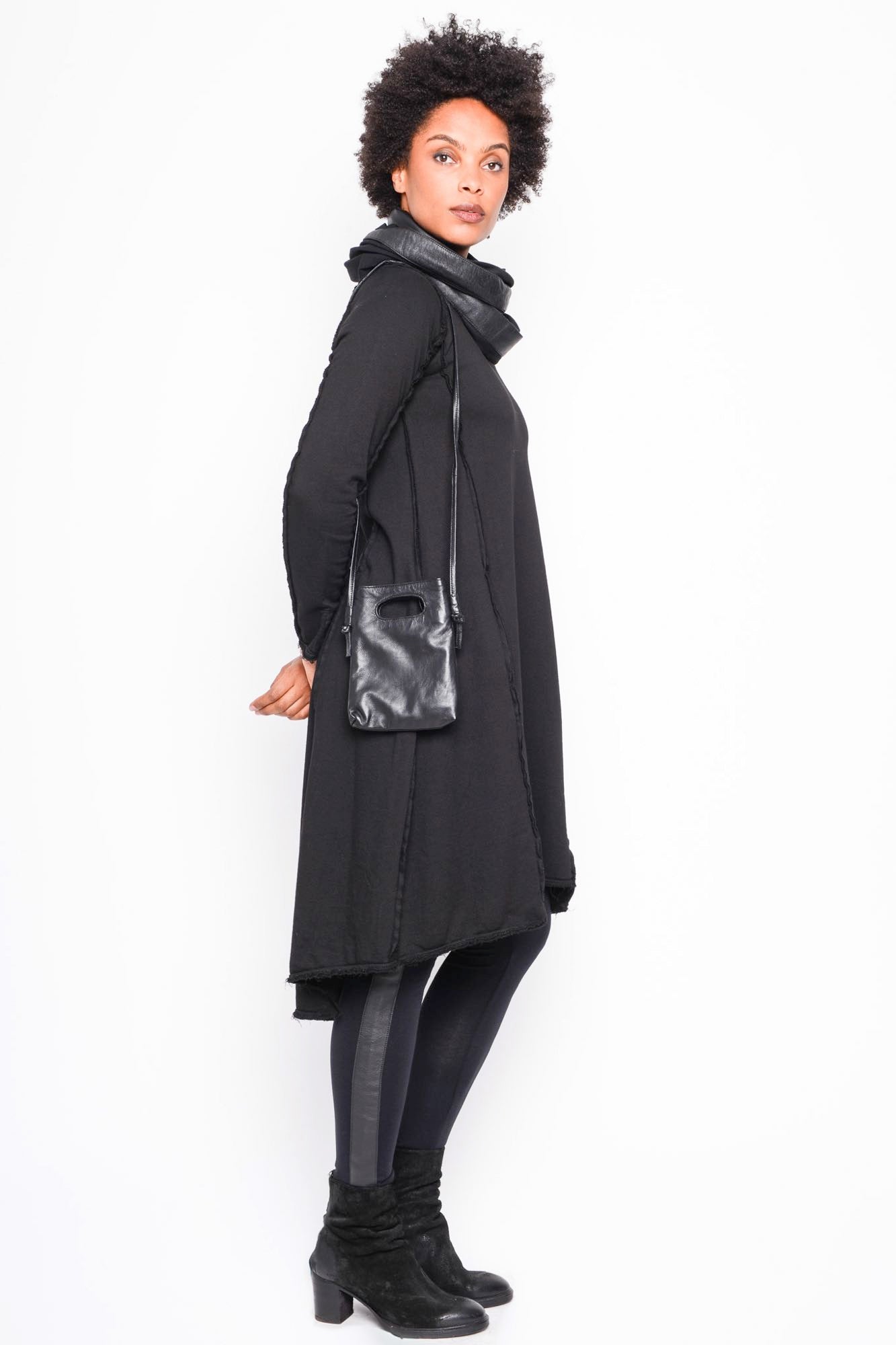 
                  
                    B40.262.40.13 100 BLACK
                  
                