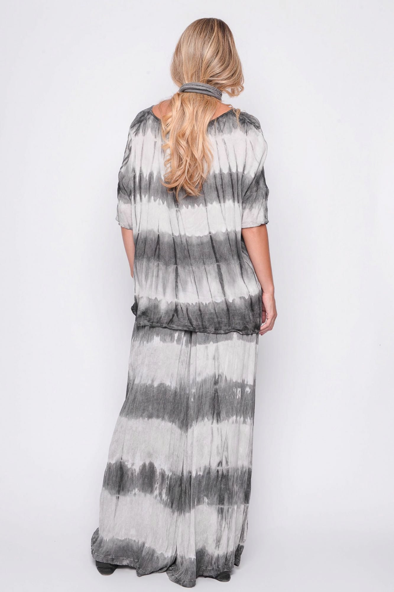 
                  
                    261.11.07 100% MODAL CRINKLE 119 TIE DYE
                  
                