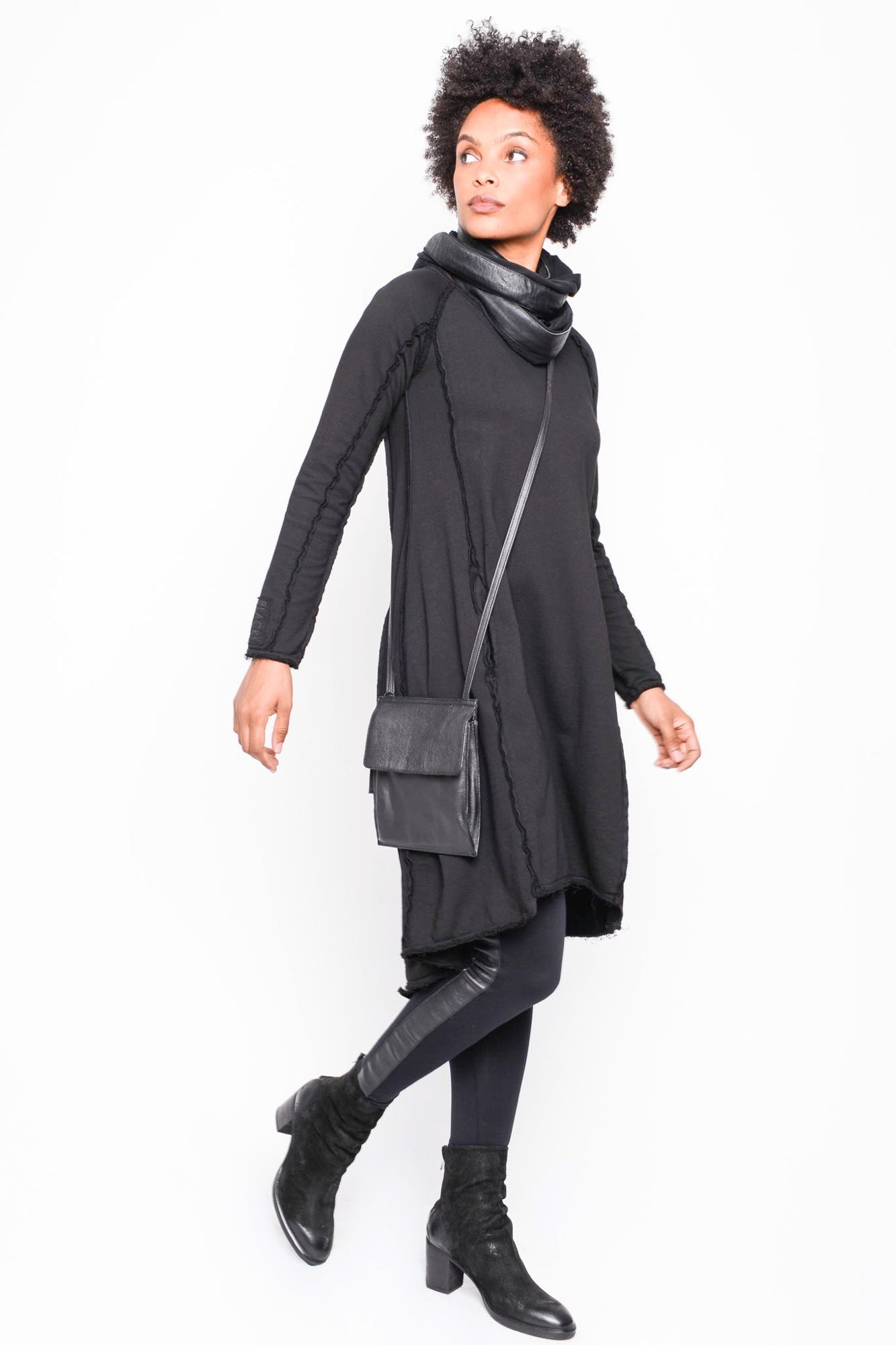 
                  
                    B40.262.40.11 100 BLACK
                  
                
