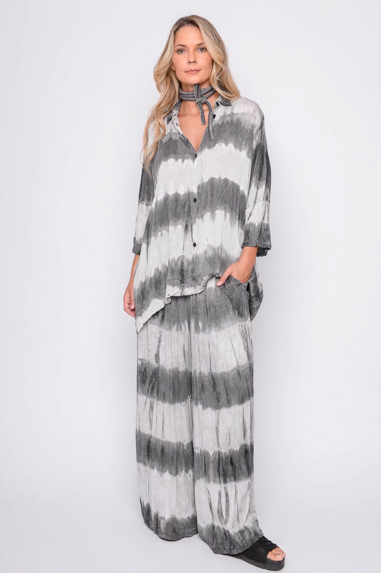 
                  
                    261.11.02 100% MODAL CRINKLE 119 TIE DYE
                  
                