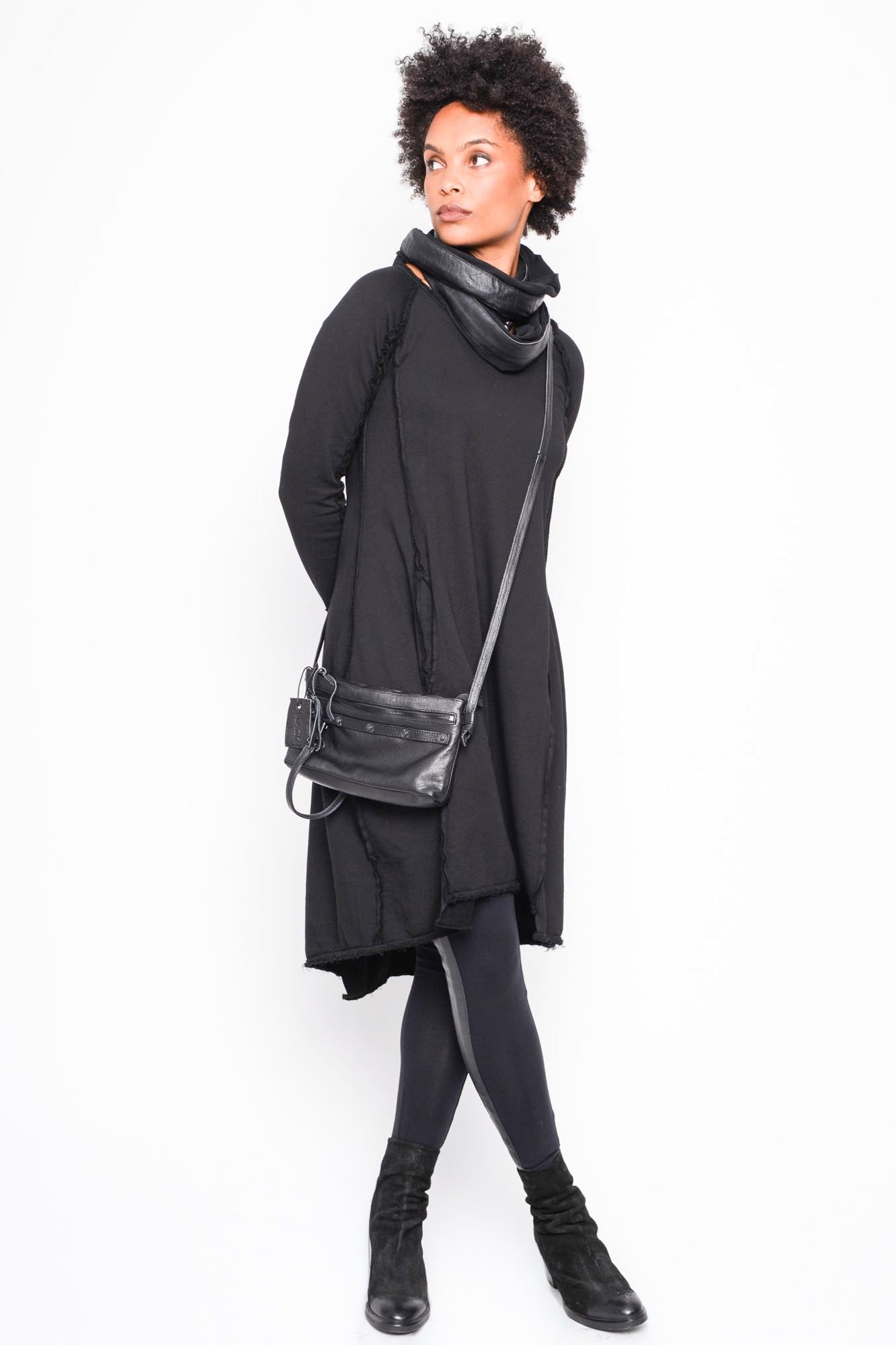 
                  
                    B40.262.40.01 100 BLACK
                  
                