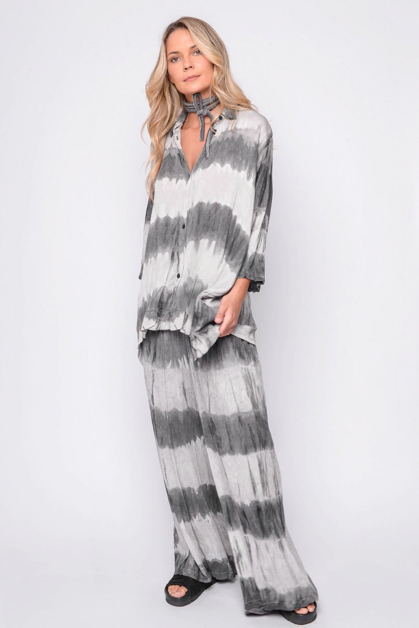 
                  
                    261.11.02 100% MODAL CRINKLE 119 TIE DYE
                  
                