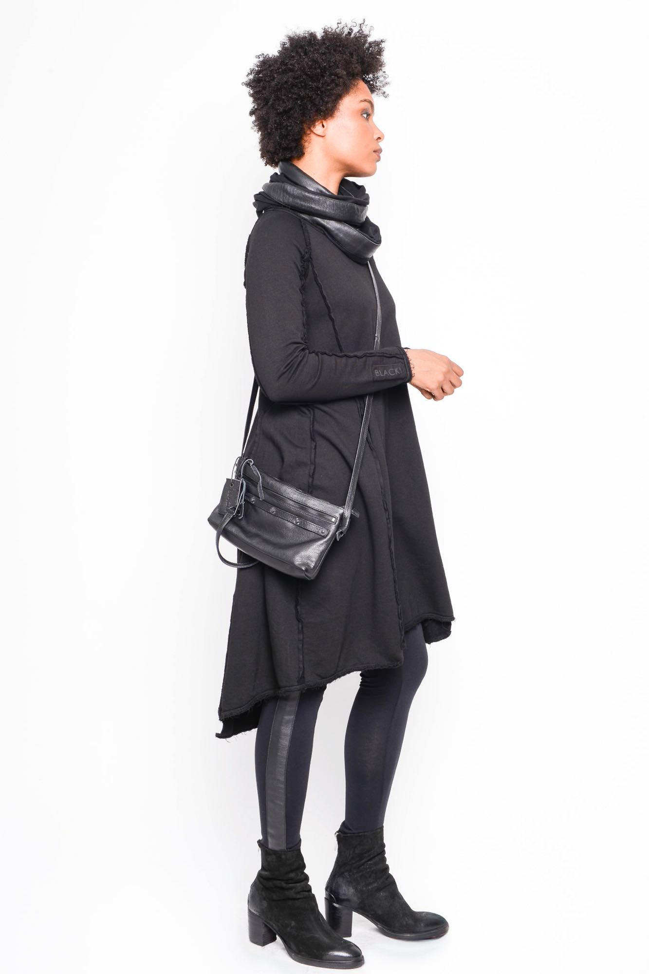 
                  
                    B40.262.40.01 100 BLACK
                  
                