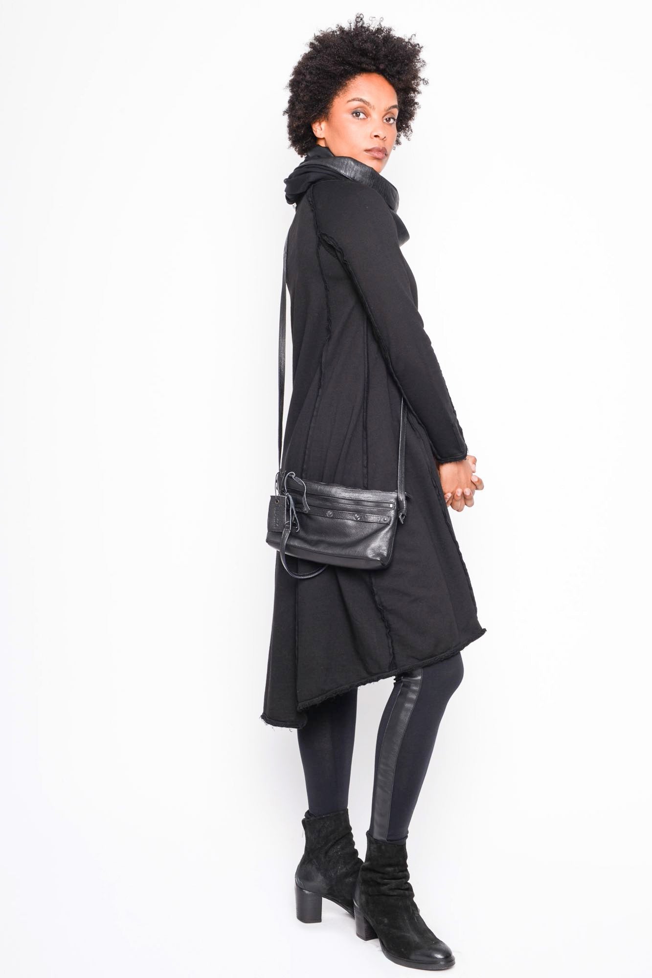 
                  
                    B40.262.40.01 100 BLACK
                  
                