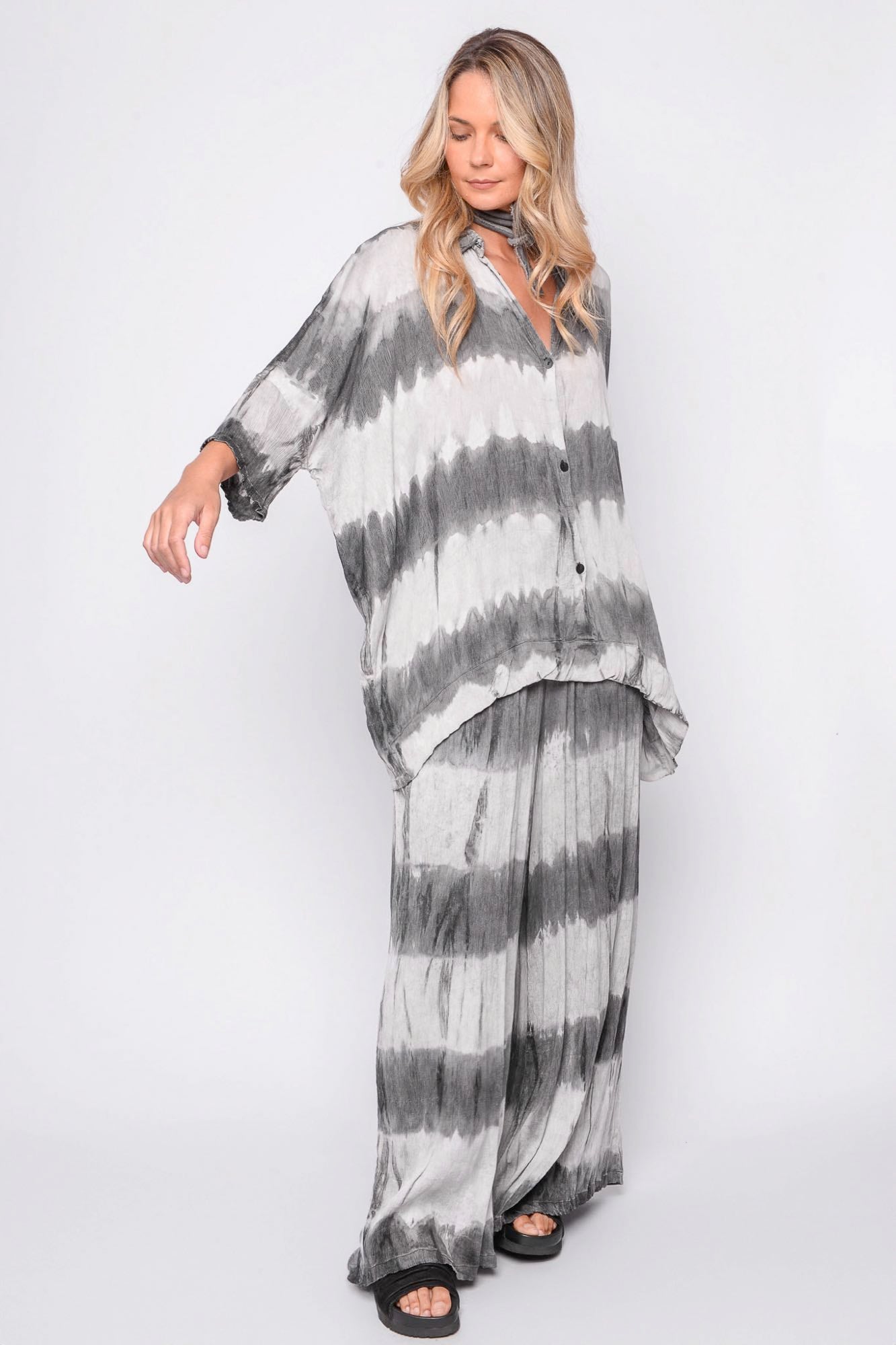 
                  
                    261.11.02 100% MODAL CRINKLE 119 TIE DYE
                  
                