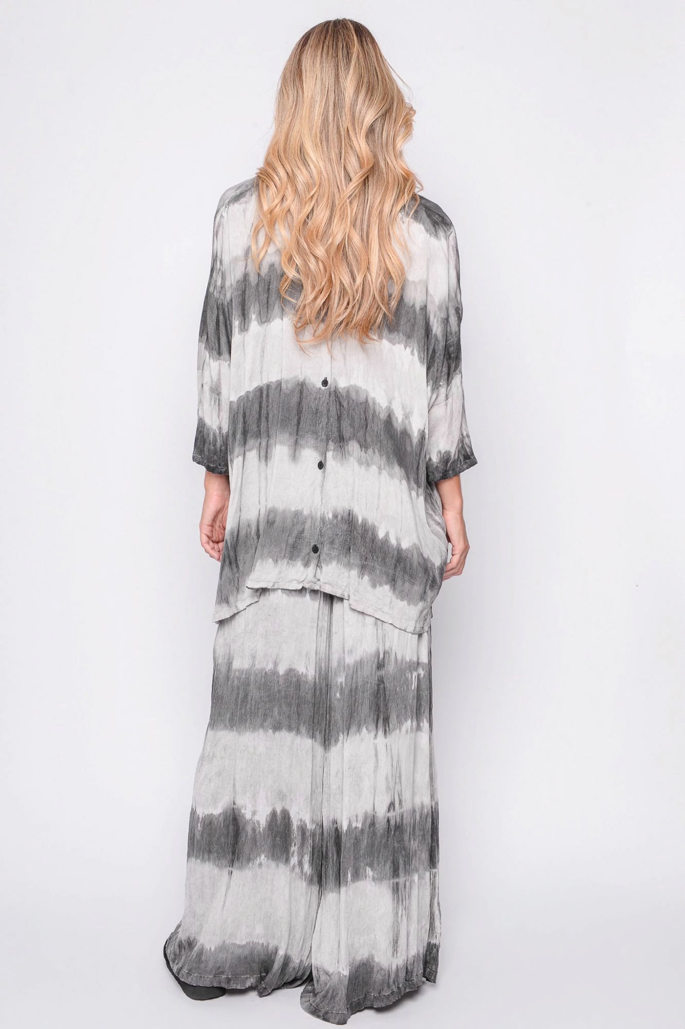 
                  
                    261.11.02 100% MODAL CRINKLE 119 TIE DYE
                  
                