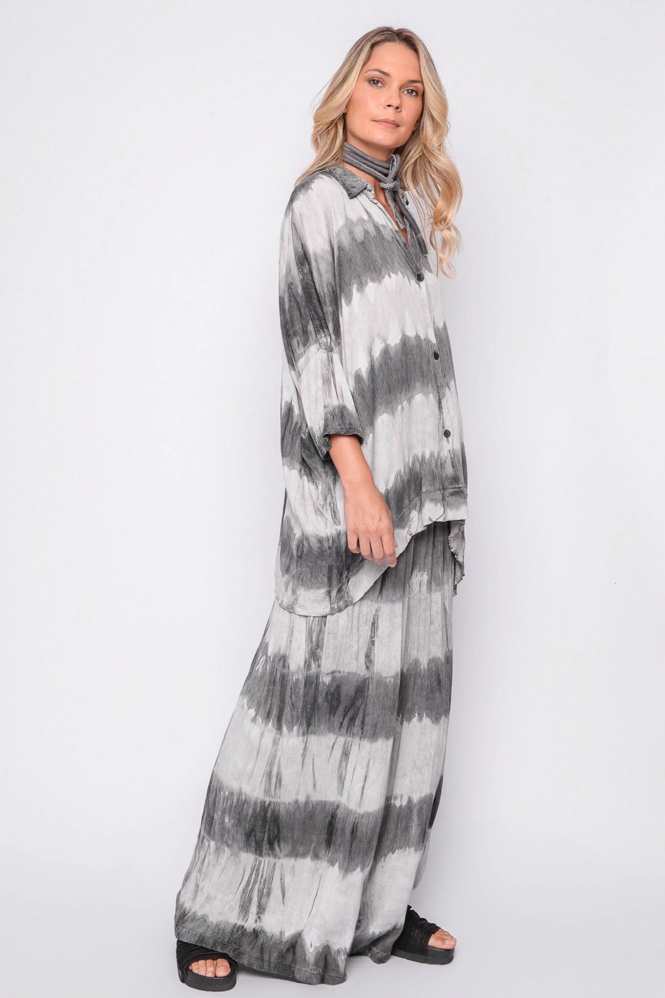 
                  
                    261.11.02 100% MODAL CRINKLE 119 TIE DYE
                  
                