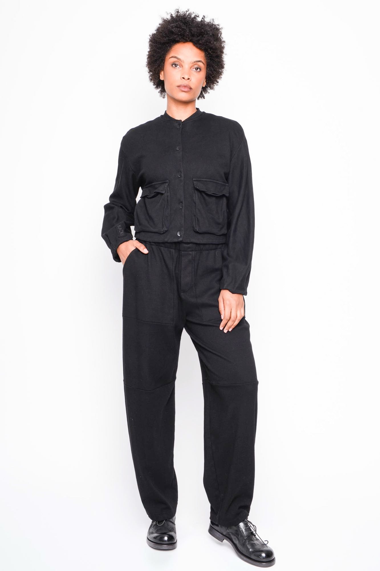 
                  
                    262.01.02 RV100 BLACK
                  
                